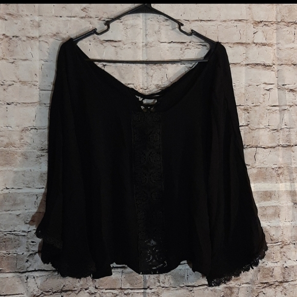 Maurices Tops - Maurices black flowy pancho top